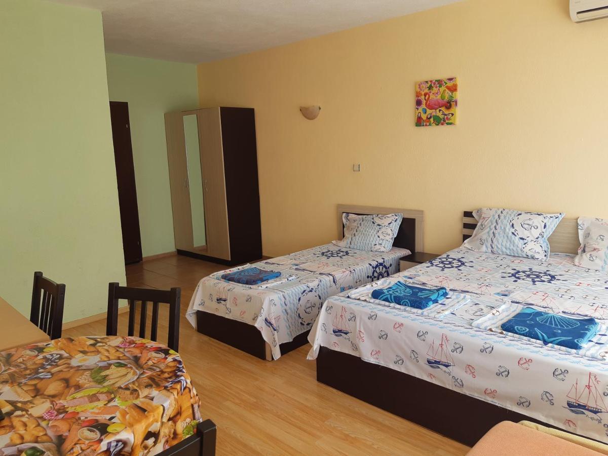 Kazlarov Guest House Kiten  Exterior foto